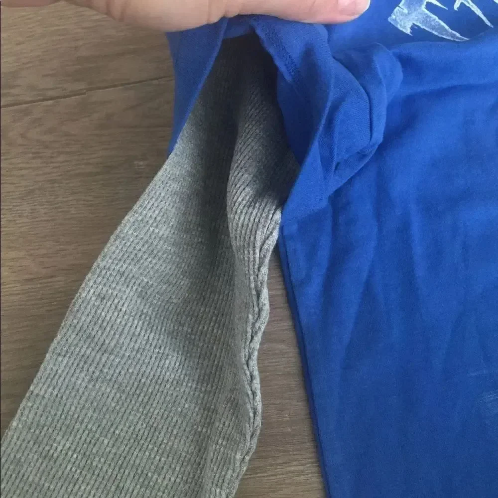 🎉1 hr sale 🎉Gap Blouse 👦🏼